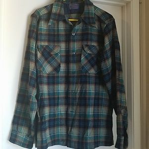 PENDLETON Men's VTG 100% Wool LS Med Green Plaid!!